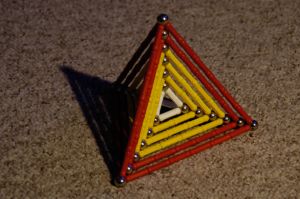 Pyramide Curts.jpg